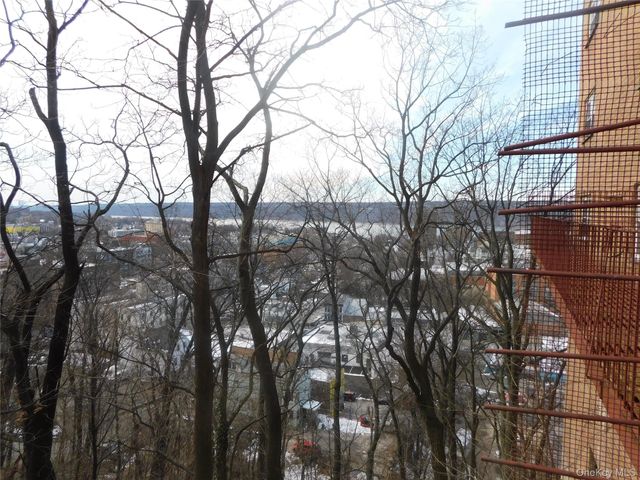 47 Alta Avenue 2F, Yonkers, NY 10705