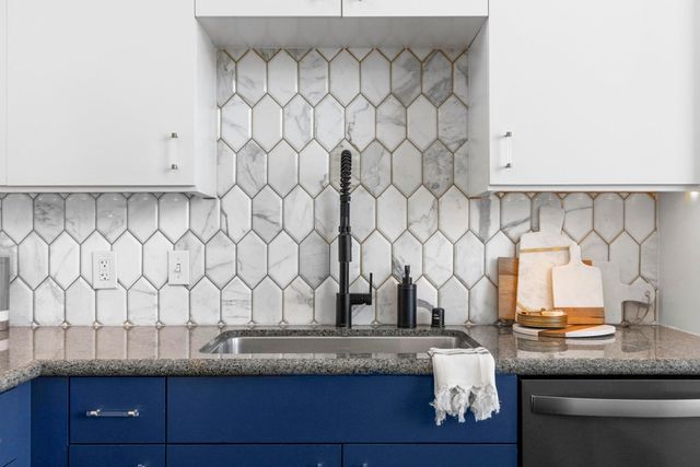 1007 41st St 334, Oakland, CA 94608