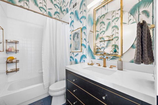 1007 41st St 334, Oakland, CA 94608