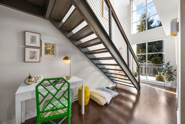 1007 41st St 334, Oakland, CA 94608