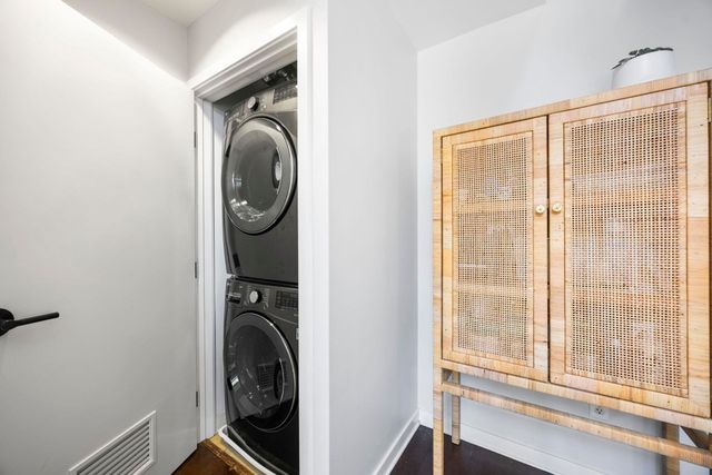 1007 41st St 334, Oakland, CA 94608