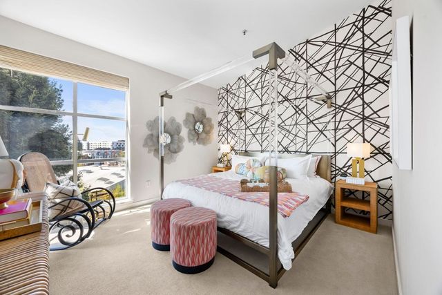 1007 41st St 334, Oakland, CA 94608