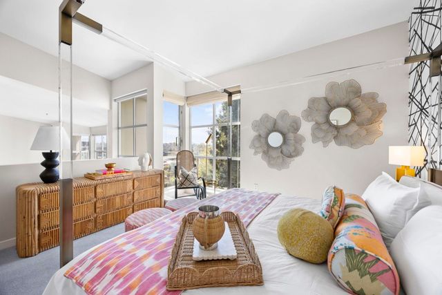 1007 41st St 334, Oakland, CA 94608