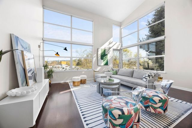 1007 41st St 334, Oakland, CA 94608