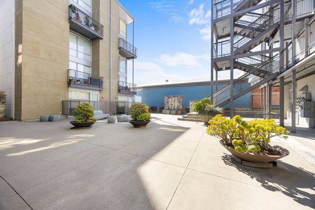 1007 41st St 334, Oakland, CA 94608