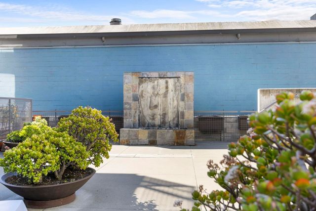 1007 41st St 334, Oakland, CA 94608