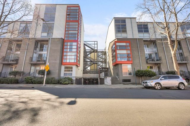 1007 41st St 334, Oakland, CA 94608