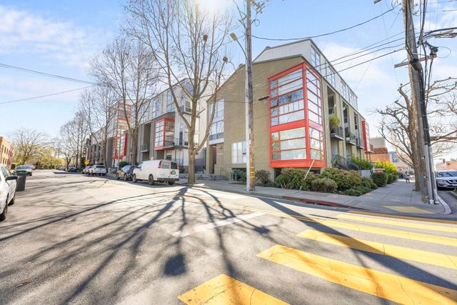 1007 41st St 334, Oakland, CA 94608