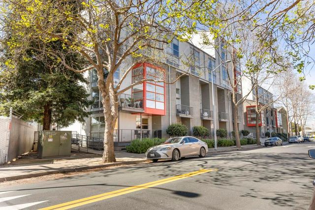 1007 41st St 334, Oakland, CA 94608