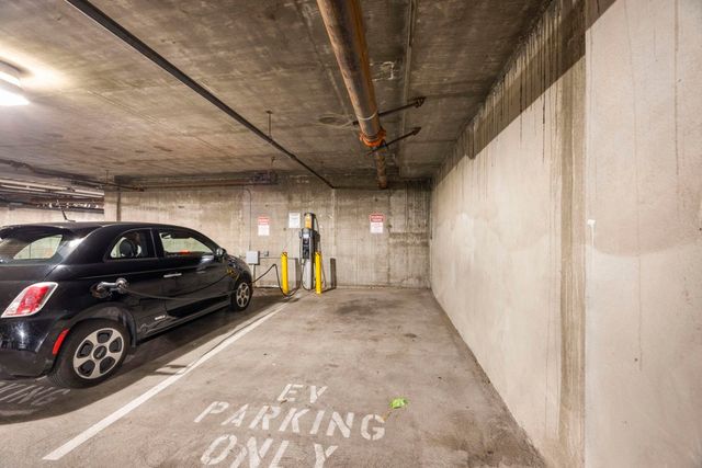 1007 41st St 334, Oakland, CA 94608