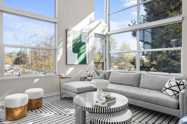 1007 41st St 334, Oakland, CA 94608