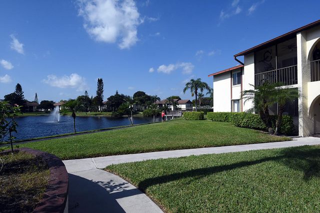 4850 Sable Pine Circle B2, West Palm Beach, FL 33417
