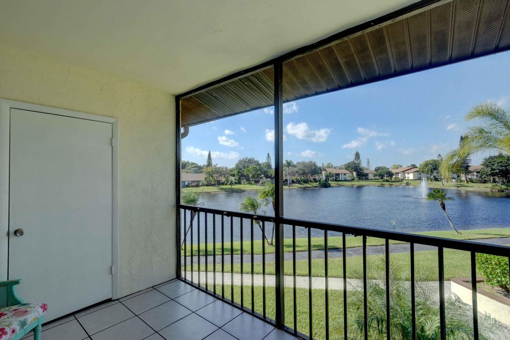 4850 Sable Pine Circle B2, West Palm Beach, FL 33417