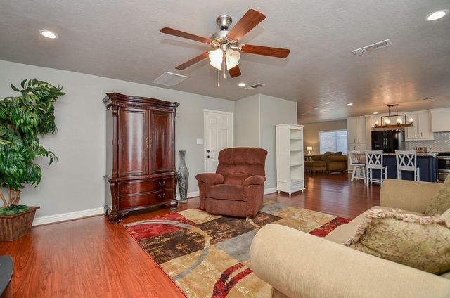 835 Tropicana Boulevard, East Bernard, TX 77435