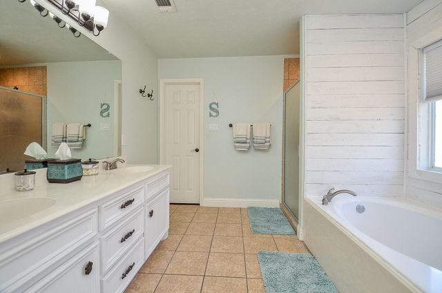 835 Tropicana Boulevard, East Bernard, TX 77435