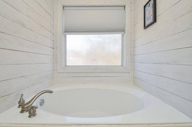 835 Tropicana Boulevard, East Bernard, TX 77435