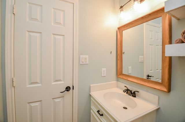 835 Tropicana Boulevard, East Bernard, TX 77435