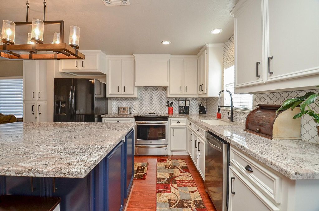 835 Tropicana Boulevard, East Bernard, TX 77435