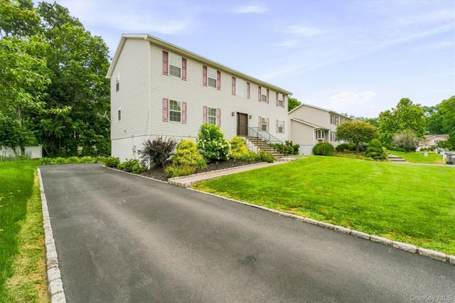 5 Marie Court, Poughkeepsie, NY 12601