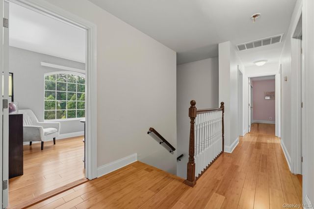 5 Marie Court, Poughkeepsie, NY 12601