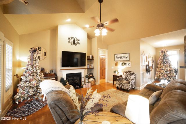 83 Barrow Drive, Whiteville, NC 28472