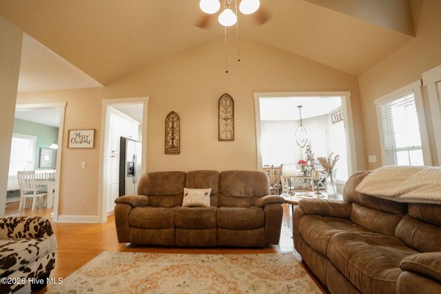 83 Barrow Drive, Whiteville, NC 28472