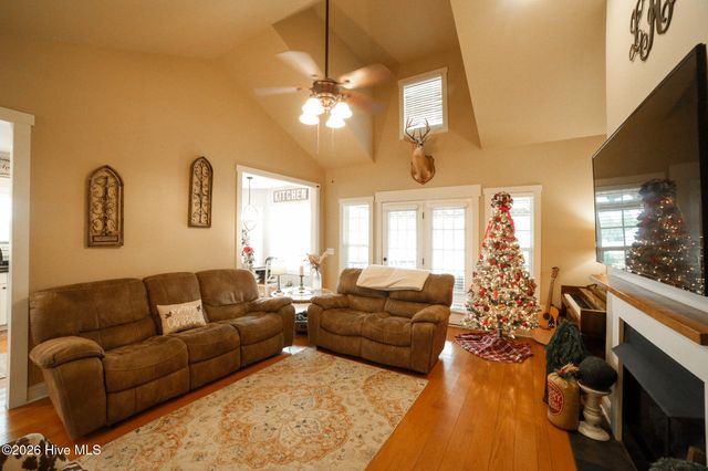 83 Barrow Drive, Whiteville, NC 28472