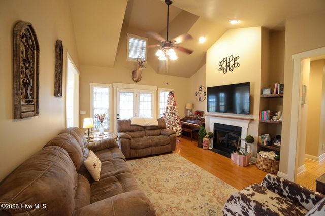 83 Barrow Drive, Whiteville, NC 28472