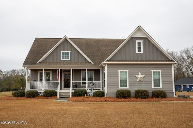 83 Barrow Drive, Whiteville, NC 28472