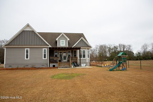 83 Barrow Drive, Whiteville, NC 28472