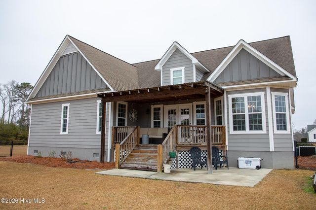 83 Barrow Drive, Whiteville, NC 28472