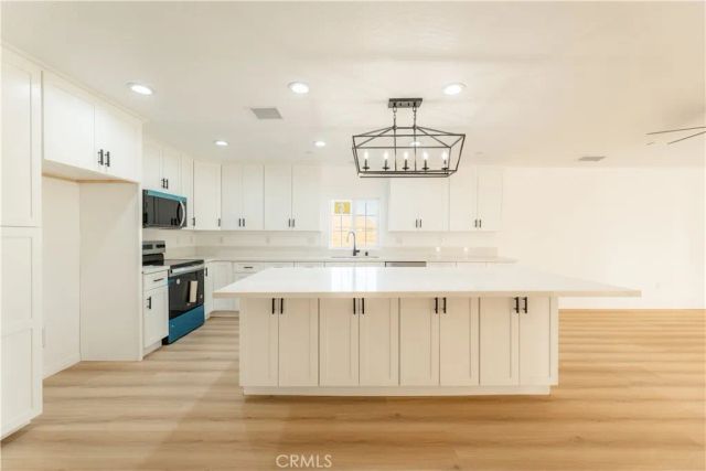 16925 Nanticoke, Apple Valley, CA 92307