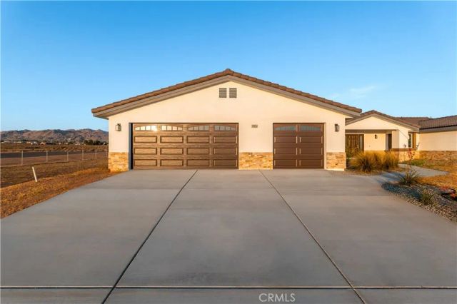 16925 Nanticoke, Apple Valley, CA 92307