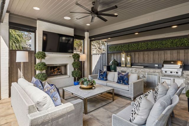 6231 Penrose Avenue, Dallas, TX 75214