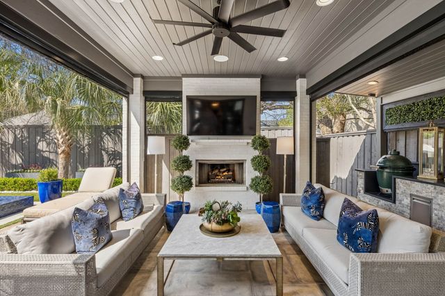 6231 Penrose Avenue, Dallas, TX 75214