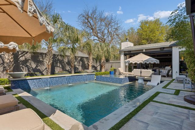 6231 Penrose Avenue, Dallas, TX 75214