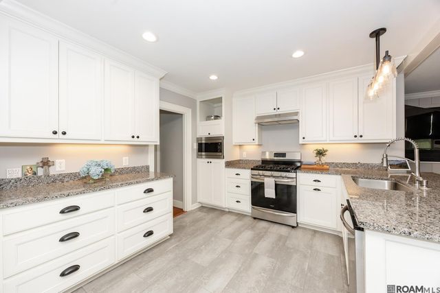 32565 Willow St, White Castle, LA 70788