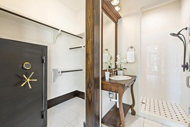 167 Vincas Shadow CT, Driftwood, TX 78619