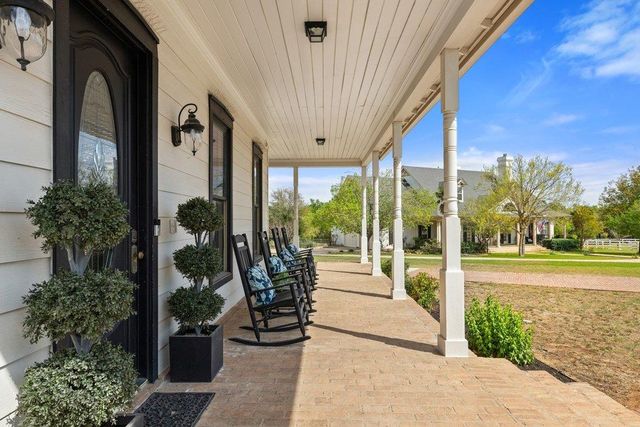 167 Vincas Shadow CT, Driftwood, TX 78619