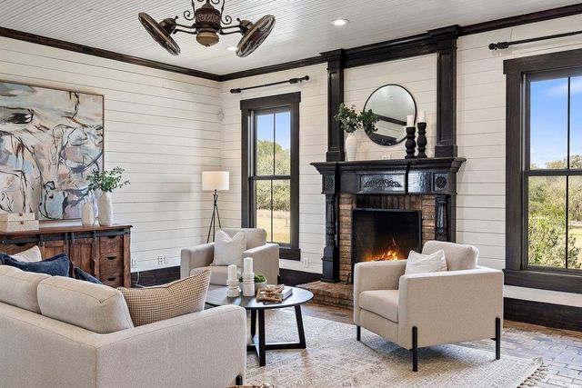 167 Vincas Shadow CT, Driftwood, TX 78619