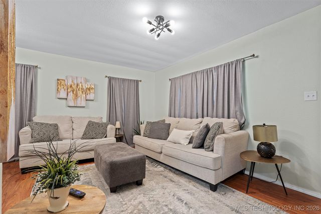 818 Northwest Boulevard, Ardmore, OK 73401