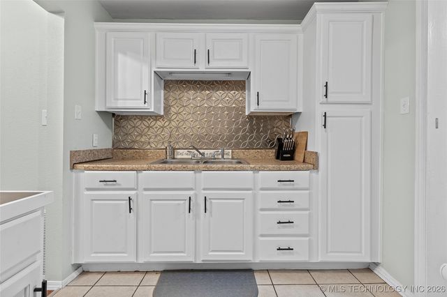 818 Northwest Boulevard, Ardmore, OK 73401