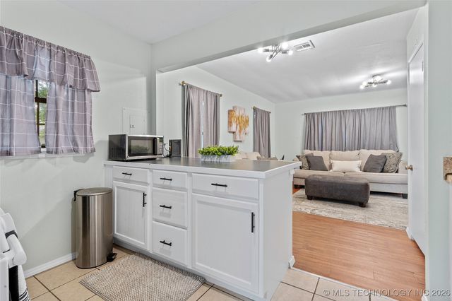 818 Northwest Boulevard, Ardmore, OK 73401