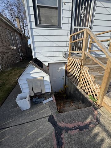 8239 S Ridgeland Avenue, Chicago, IL 60617