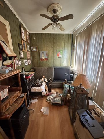 8239 S Ridgeland Avenue, Chicago, IL 60617