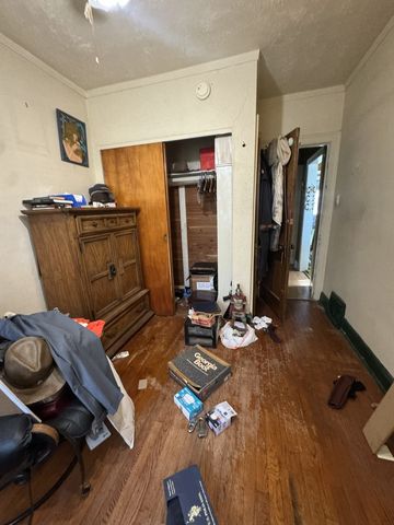 8239 S Ridgeland Avenue, Chicago, IL 60617