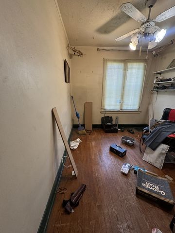 8239 S Ridgeland Avenue, Chicago, IL 60617