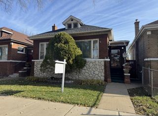 8239 S Ridgeland Avenue, Chicago, IL 60617