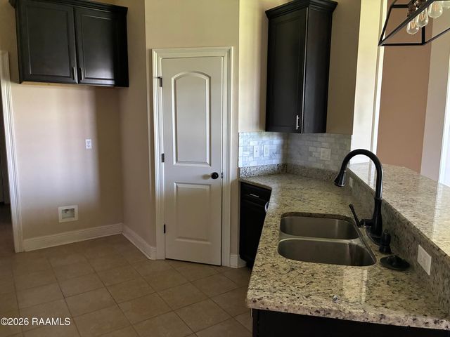 122 Angel Rock Lane, Broussard, LA 70518