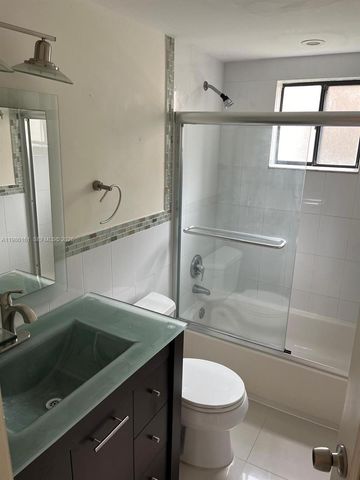 8025 SW 107th Ave 118, Miami, FL 33173